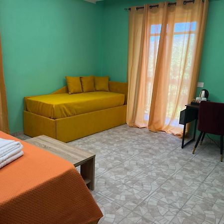 Domus Arco Romano Guest House Itri Esterno foto
