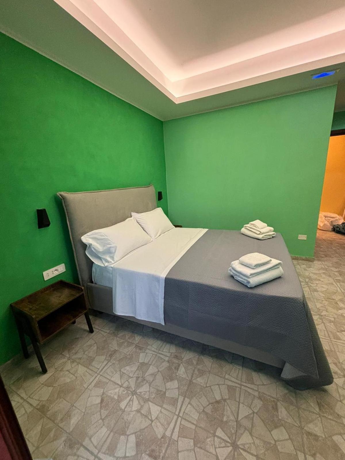 Domus Arco Romano Guest House Itri Esterno foto