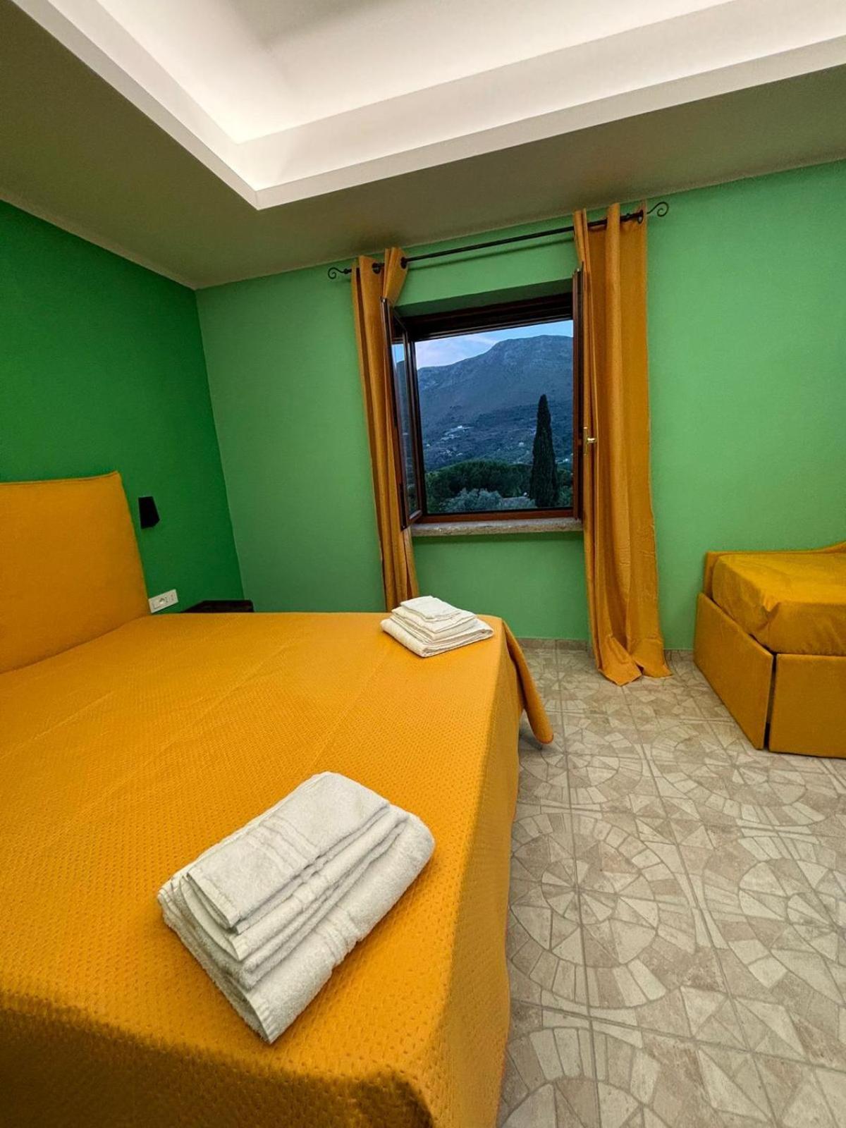Domus Arco Romano Guest House Itri Esterno foto