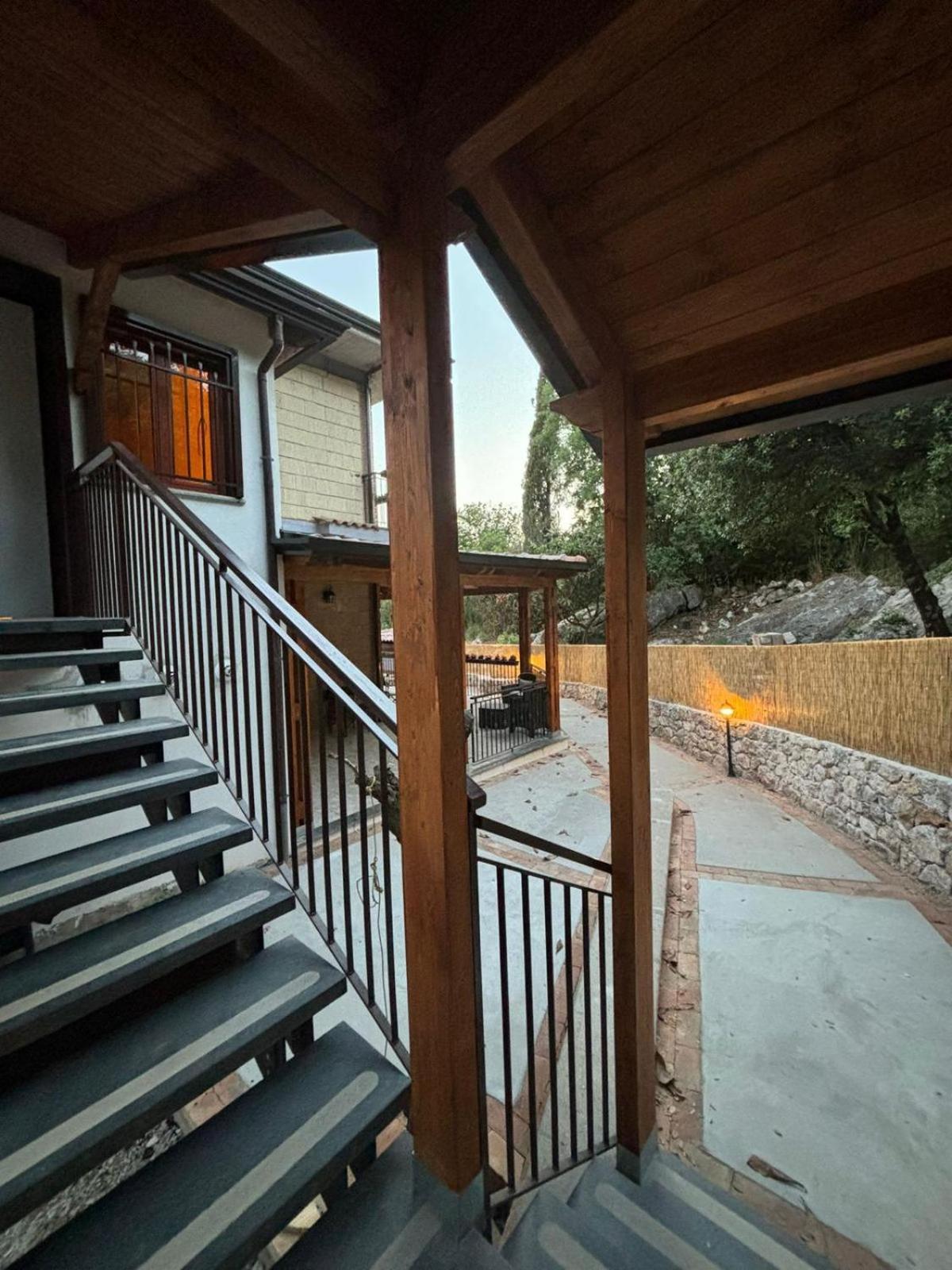 Domus Arco Romano Guest House Itri Esterno foto