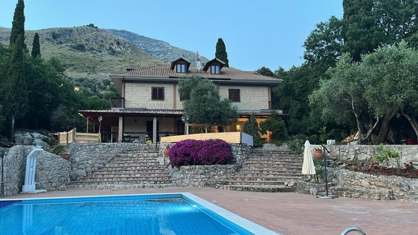 Domus Arco Romano Guest House Itri Esterno foto