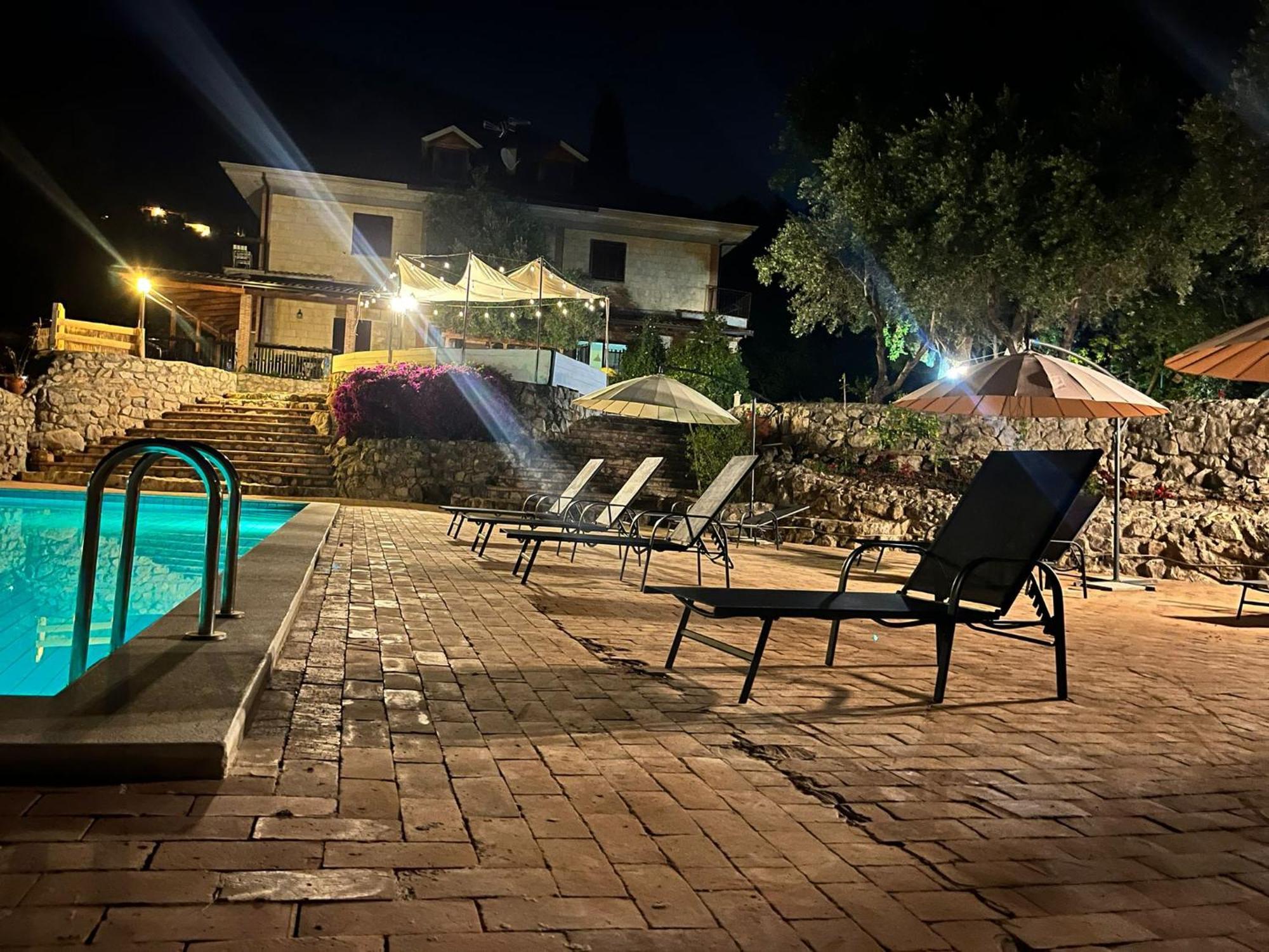 Domus Arco Romano Guest House Itri Esterno foto