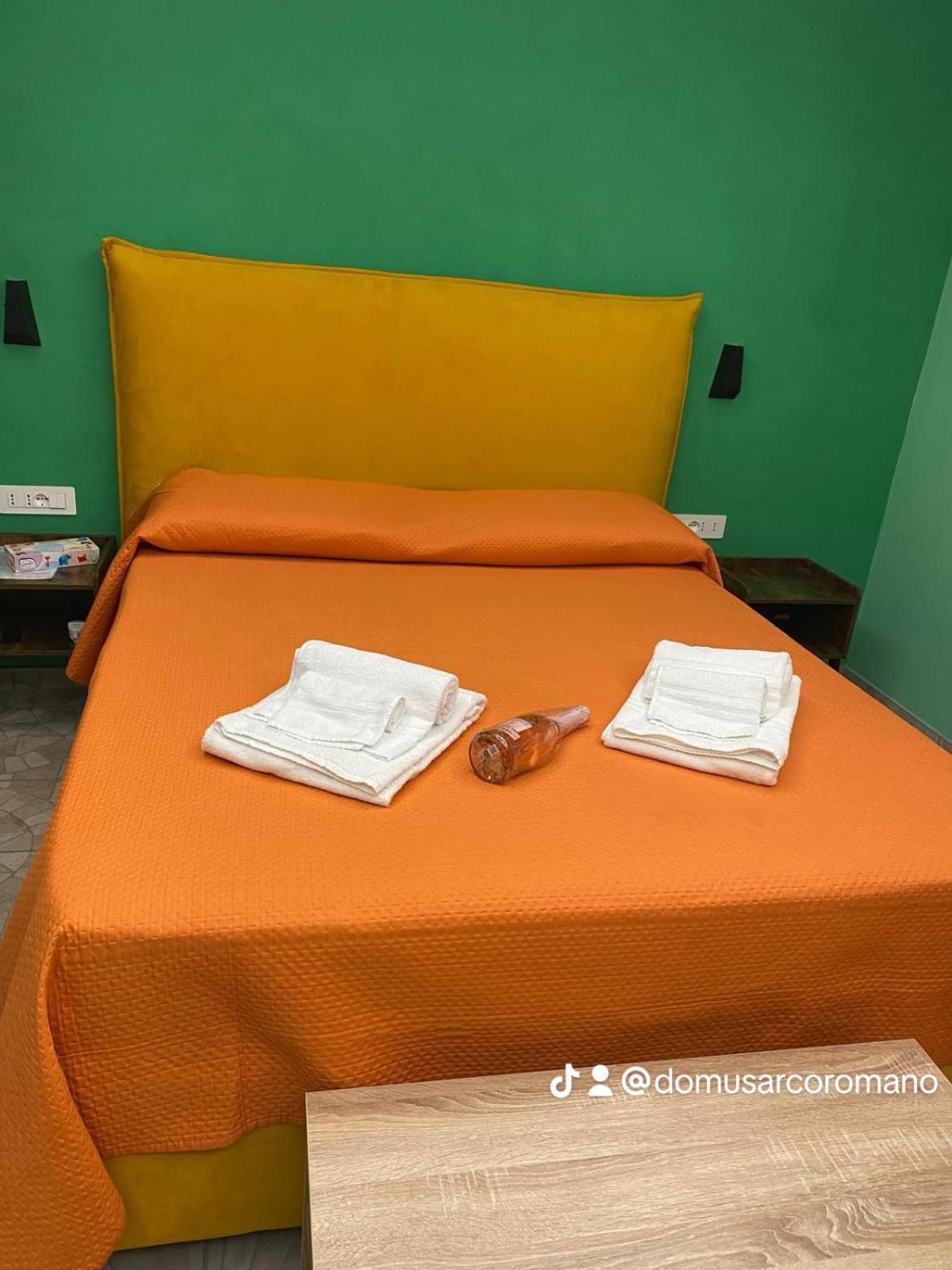 Domus Arco Romano Guest House Itri Esterno foto